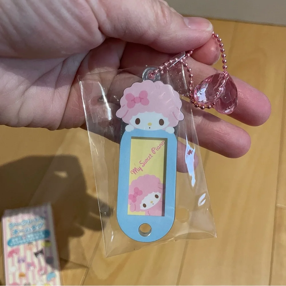 New sanrio name tag key chain - Picture 4 of 7
